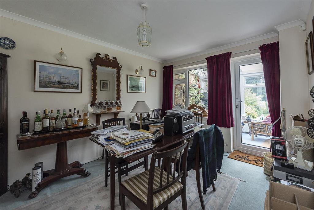 Grove Avenue, Harpenden 4 bed semidetached house £775,000