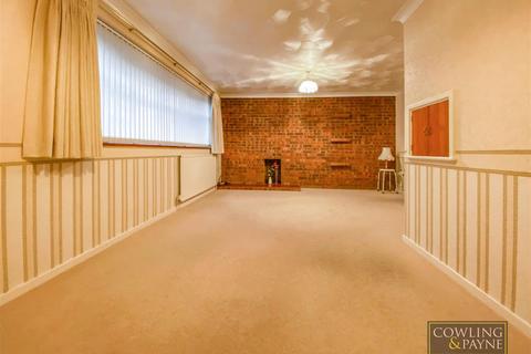 3 bedroom detached bungalow for sale - Beauchamps Drive, Wickford