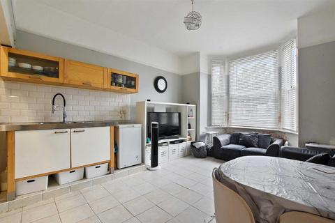 2 bedroom flat for sale, Scrubs Lane, College Park/Kensal Green