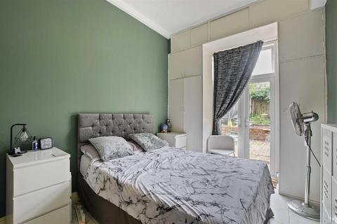 2 bedroom flat for sale, Scrubs Lane, College Park/Kensal Green