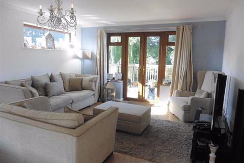 34 Denis Road, Burbage, Hinckley, LE10 2LR