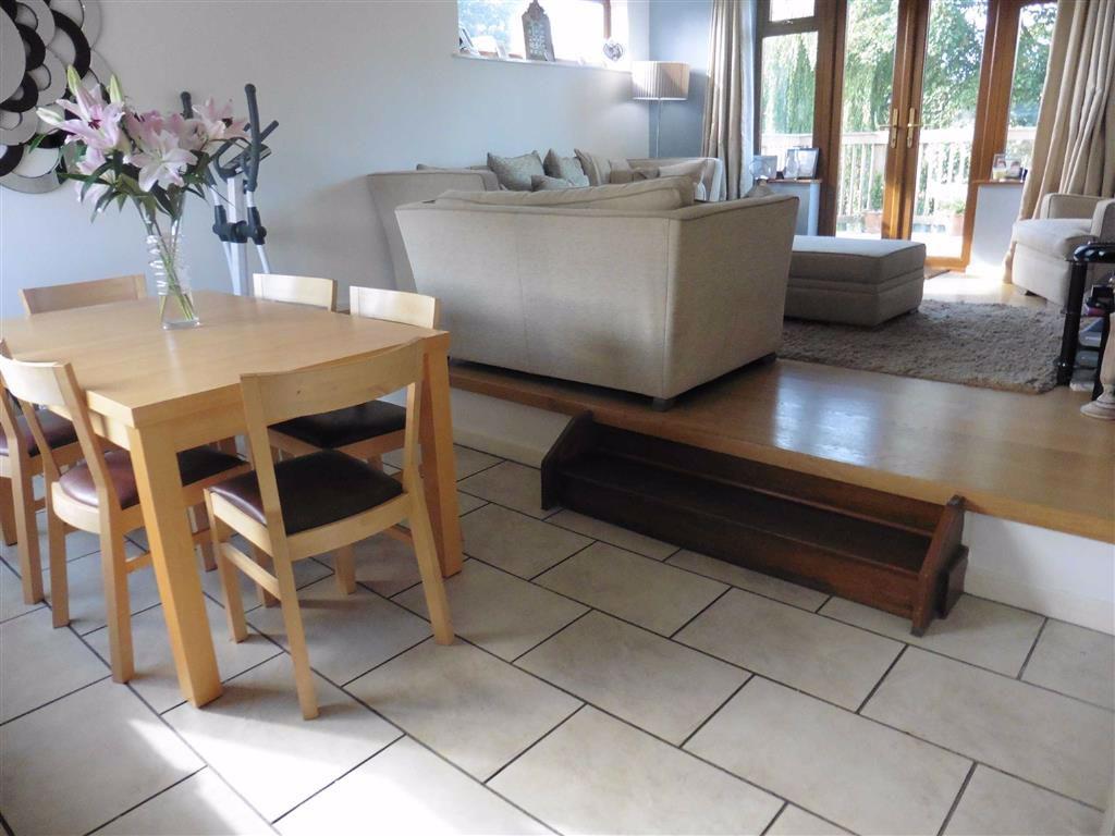 Through lounge /dining room (two tiered)
