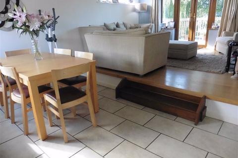34 Denis Road, Burbage, Hinckley, LE10 2LR