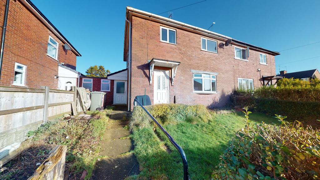 Holt Crescent, Billinge, Wigan, WN5 7 3 bed semidetached house £165,000