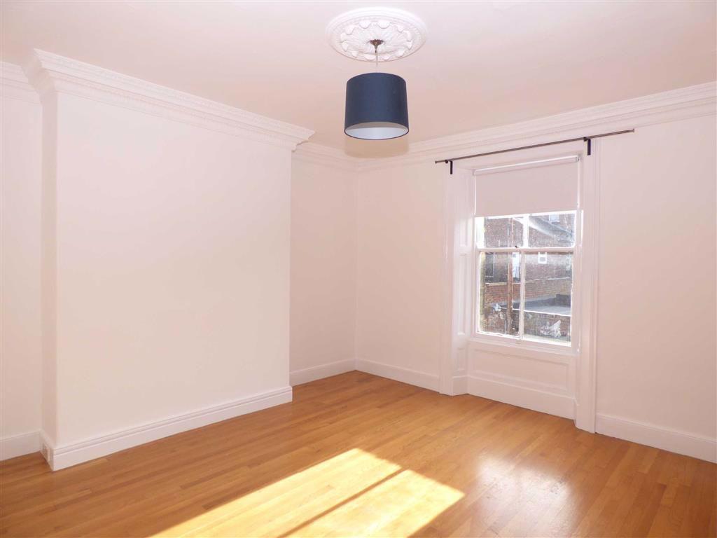 Causey Street, Gosforth 2 bed terraced house £800 pcm (£185 pw)