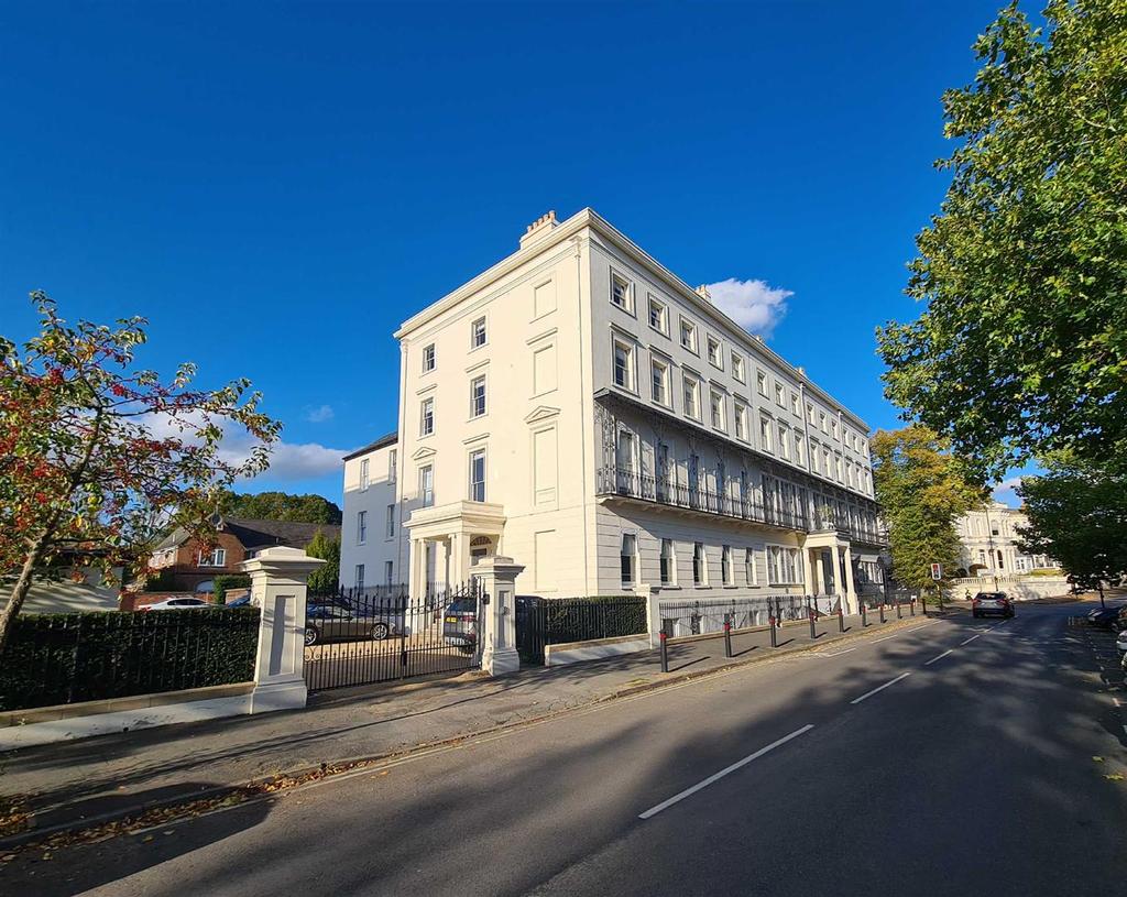 Newbold Terrace, Leamington Spa 2 bed apartment £499,000