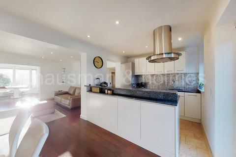 4 bedroom house for sale - Cotswold Gate, London