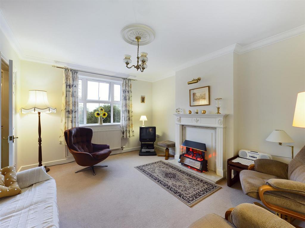 Moorlands Road, Malvern 2 bed mews £250,000