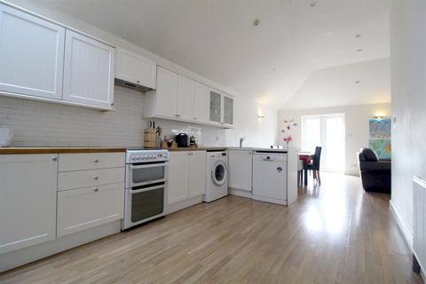 23 Langley Avenue, Worcester Park, KT4 8PB