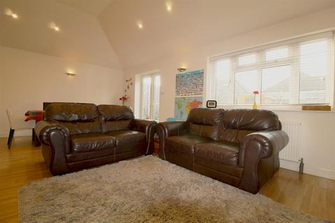 23 Langley Avenue, Worcester Park, KT4 8PB