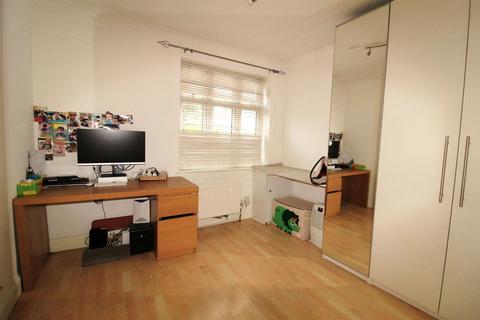 23 Langley Avenue, Worcester Park, KT4 8PB