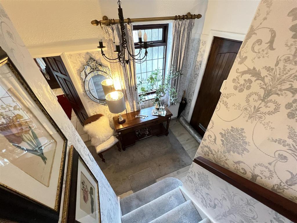 Oldfield Close, Heswall, Wirral 2 bed detached house £650,000