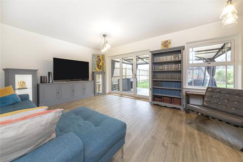 3 bedroom house for sale - Cagney Close, Sunbury-on-Thames, Surrey, TW16