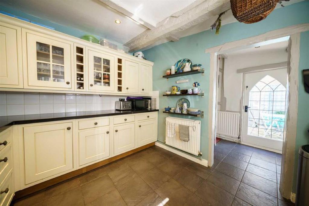 Fitted Kitchen