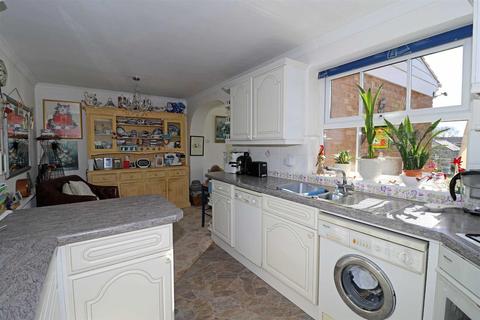 17 Eastley Crescent, Warwick, CV34 5RX