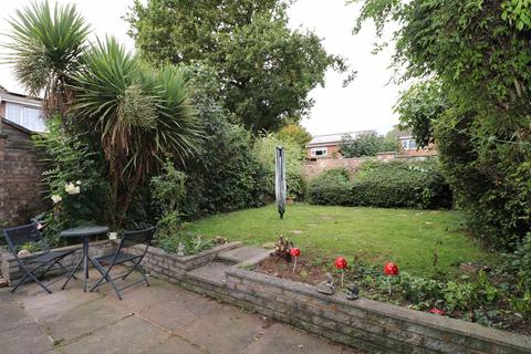 1 Kettlewell Close, Warwick, CV34 5XE