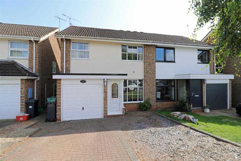 36 Eastley Crescent, Warwick, CV34 5RX