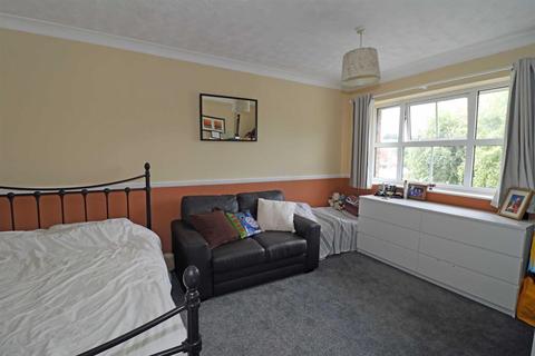 36 Eastley Crescent, Warwick, CV34 5RX