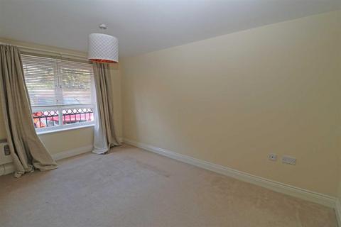 21 Bread And Meat Close, Warwick, CV34 6HF