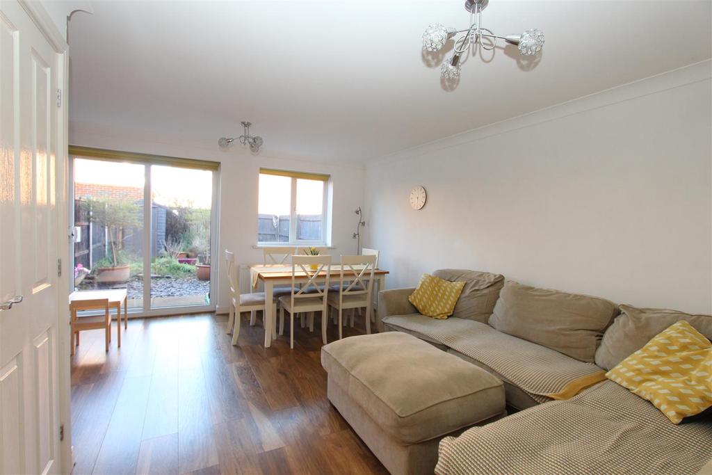 Moonstone Square, Sittingbourne 3 bed house £285,000