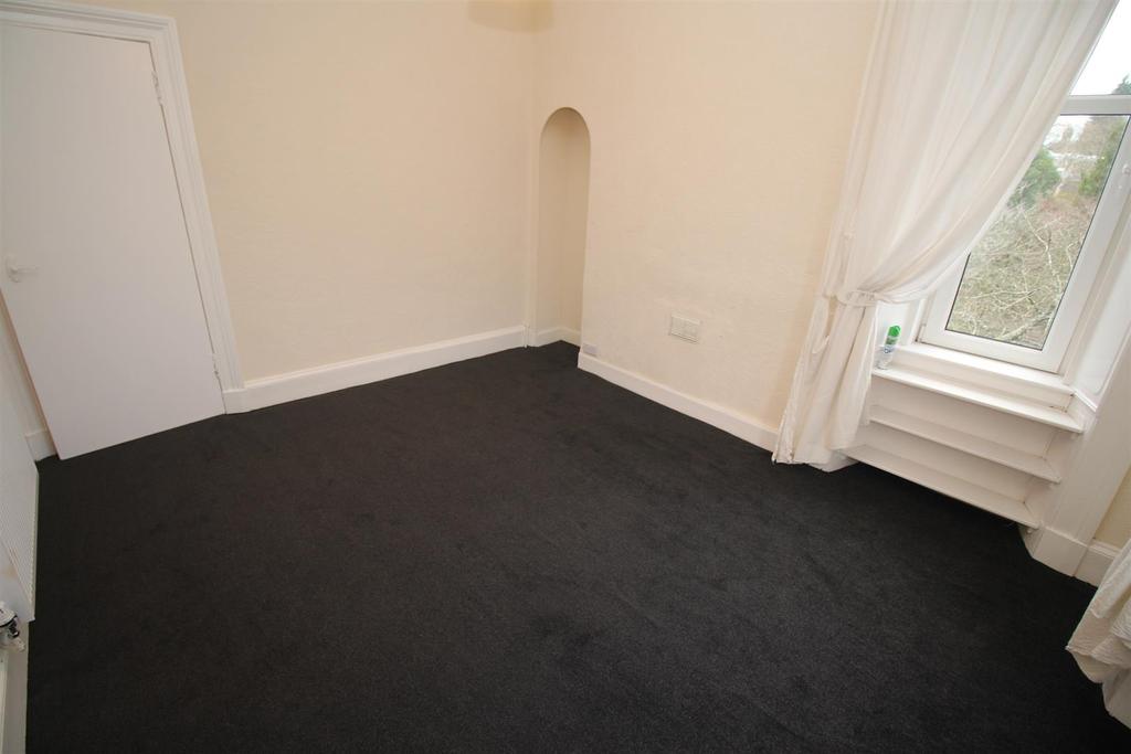 Brachelston Street, Greenock 2 bed flat £450 pcm (£104 pw)