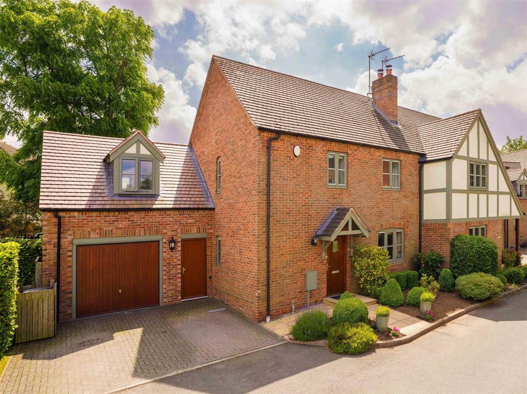 Hawkes Hill Close, Norton Lindsey, Warwick 3 bed semidetached house