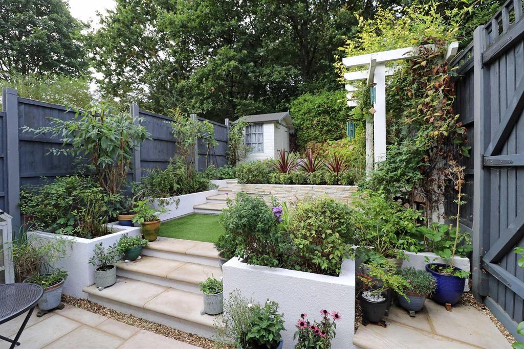 Mallory Drive, Warwick 2 bed semidetached house £260,000