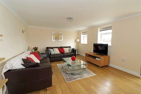 33 Bread And Meat Close, Warwick, CV34 6HF