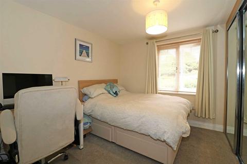 33 Bread And Meat Close, Warwick, CV34 6HF