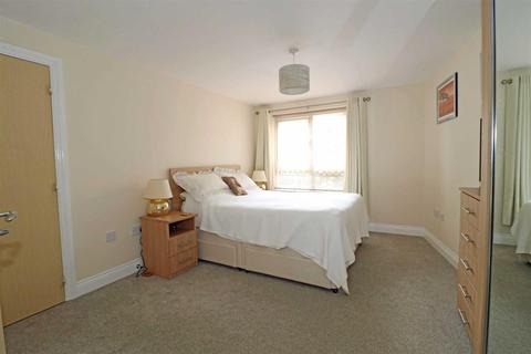33 Bread And Meat Close, Warwick, CV34 6HF