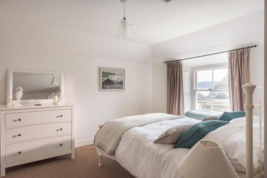 Bedroom: