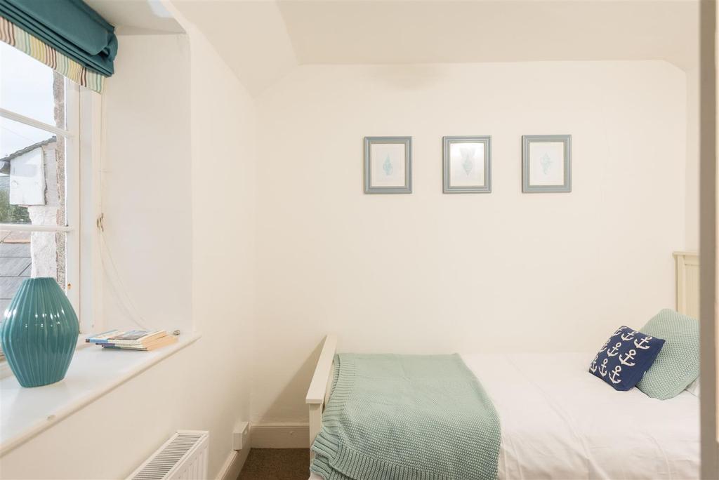 Bedroom/Walk in wardrobe: