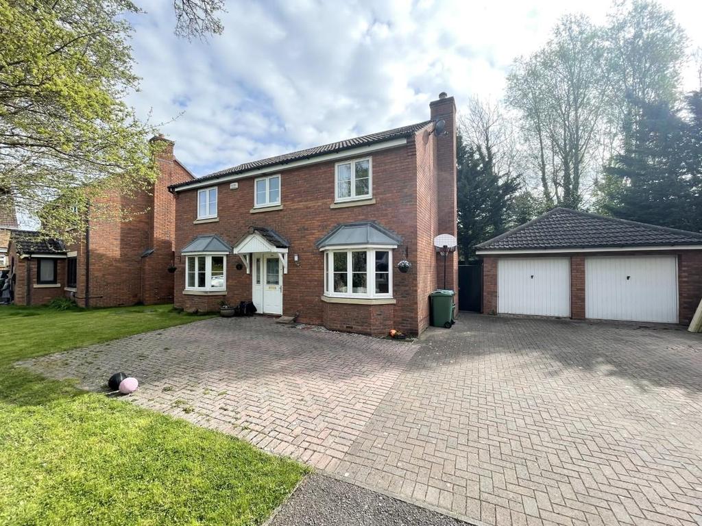 Carisbrooke Road, Hucclecote, Gloucester 4 bed detached house £499,950