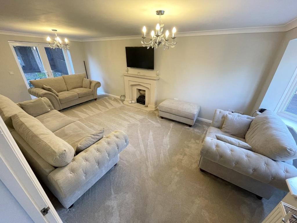 Carisbrooke Road, Hucclecote, Gloucester 4 bed detached house £499,950