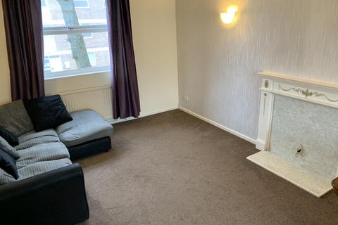 2 bedroom apartment to rent, Foxhill Court,  Leeds, LS16