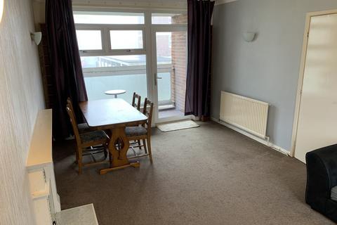 2 bedroom apartment to rent, Foxhill Court,  Leeds, LS16