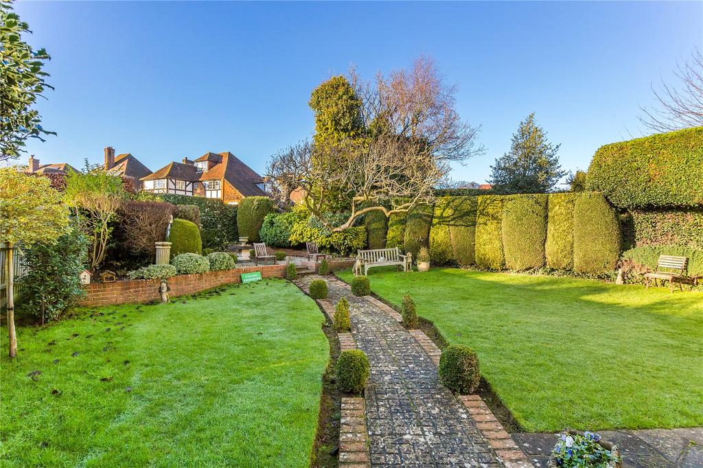 Church Lane, Oxted, Surrey, RH8 5 bed detached house £1,500,000