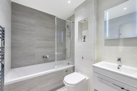 68c Glengall Road, London, NW6 7ER