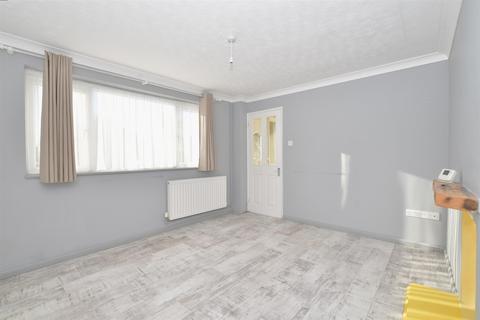 33 Barnett Close, Eastergate, Chichester, PO20 3UW