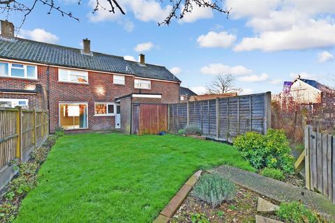 33 Barnett Close, Eastergate, Chichester, PO20 3UW