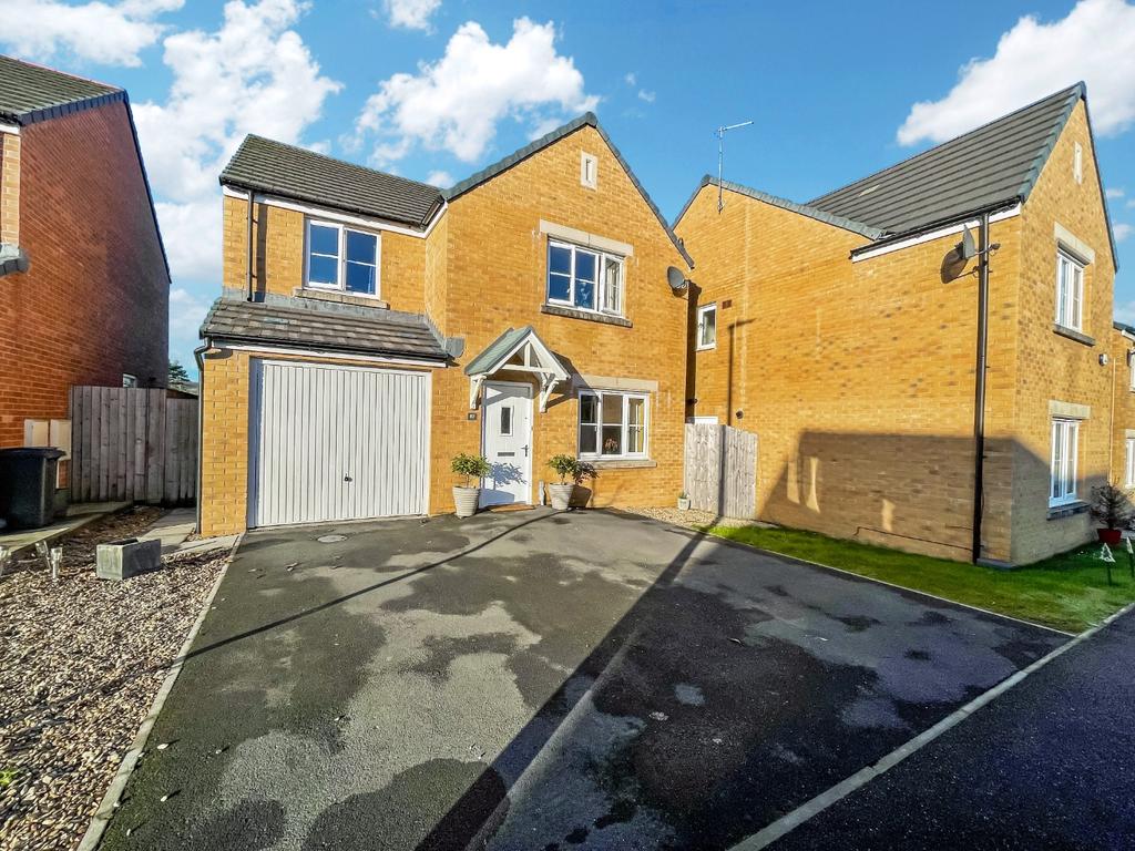 Llwyngwern, Hendy, Pontarddulais... 4 bed detached house £270,000