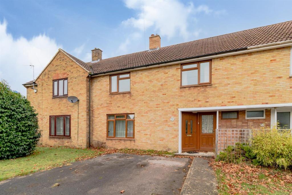 Huntsmoor Road, Tadley, RG26 4 bed terraced house £380,000