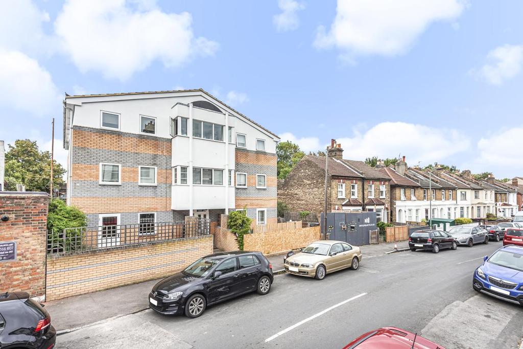 Wordsworth Road, Penge 1 bed flat - £275,000