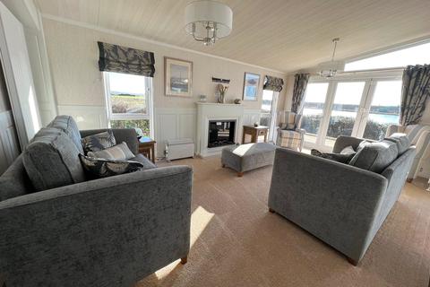 2 bedroom bungalow for sale - New Lane, Milford on Sea, Lymington, SO41