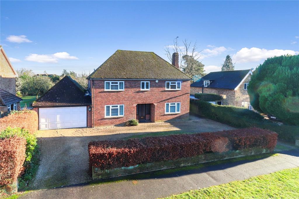 Hogback Wood Road, Beaconsfield, HP9 5 bed detached house £1,500,000