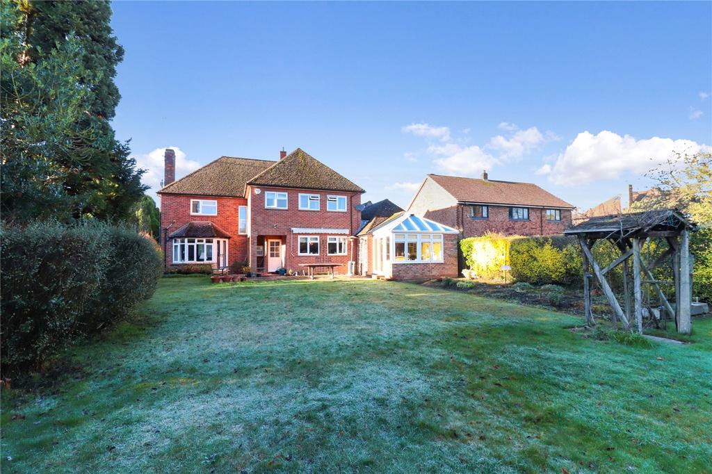 Hogback Wood Road, Beaconsfield, HP9 5 bed detached house £1,500,000