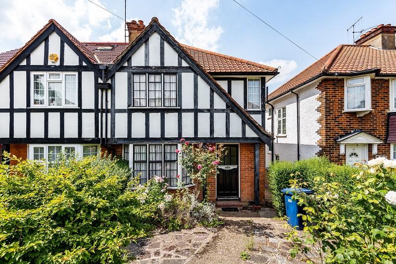 Farm Road, Edgware, Greater London. HA8 9LR 3 bed semidetached house