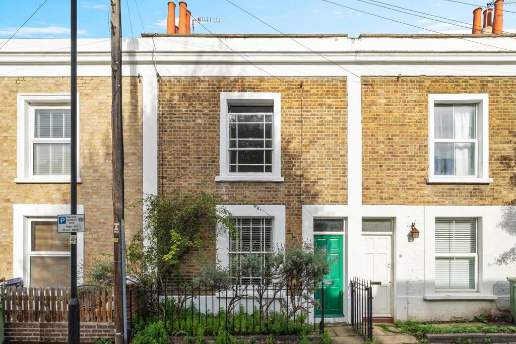 Elm Park Brixton SW2 2TX 3 bed terraced house to rent £2,250 pcm (£