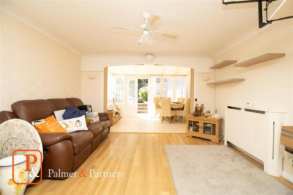 Firstore Drive, Lexden, Colchester, CO3 2 bed terraced house £240,000