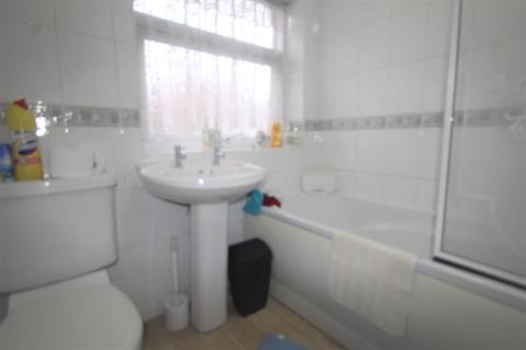 17 Calder Avenue, Manchester, M22 4AX